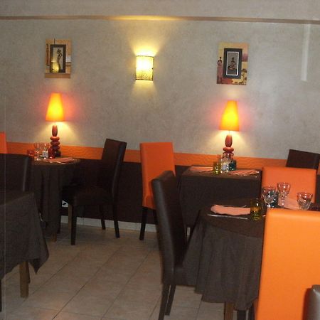Les Confins Du Perche Hotel Tuffé Zewnętrze zdjęcie